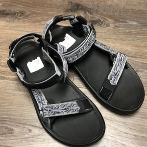 Men’s Teva sz 13 adjustable sandals black cushion